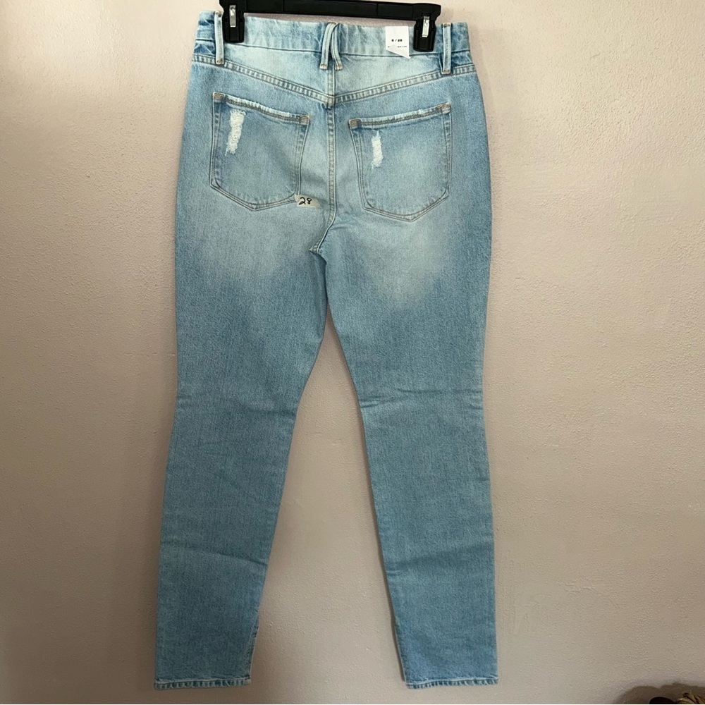 Good American Light Wash Blue straight Jeans NWT - Picture 2 of 5
